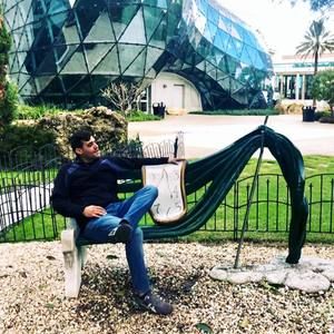 Meet your Posher, Eduardo